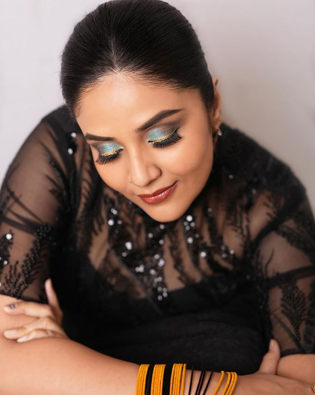 Staggering Clicks Of Stunning Sreemukhi
